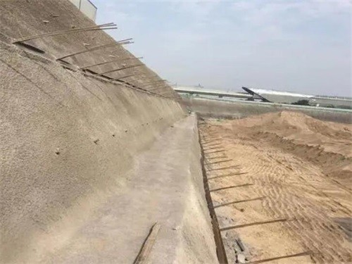 万宁河道边坡加固